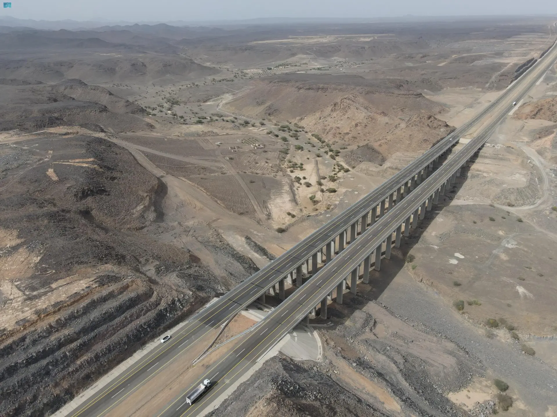 ﻣﺸﺮوع ﺗﻨﻔﻴﺬ ﺟﺰء ﻣﻦ ﻣﺸﺮوع اﻟﻄﺮﻳﻖ اﻟﺴﺮﻳﻊ - ﺣﺎﺋﻞ - اﻟﻤﺪﻳﻨﺔ اﻟﻤﻨﻮرة ﺑﻄﻮل 7 ﻛﻴﻠﻮ ﻣﺘﺮ